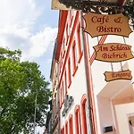 Hotel Am Schloss Biebrich 3*