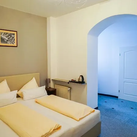 Szálloda Am Schloss Biebrich 3*