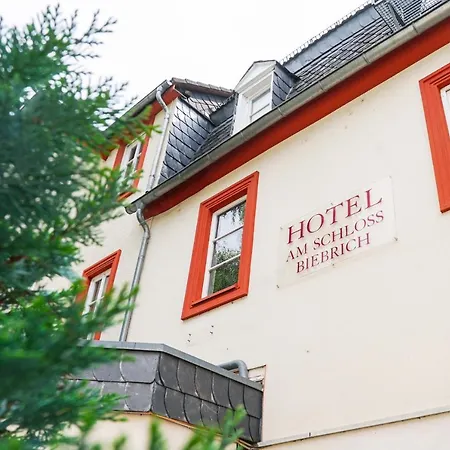 Am Schloss Biebrich Wiesbaden