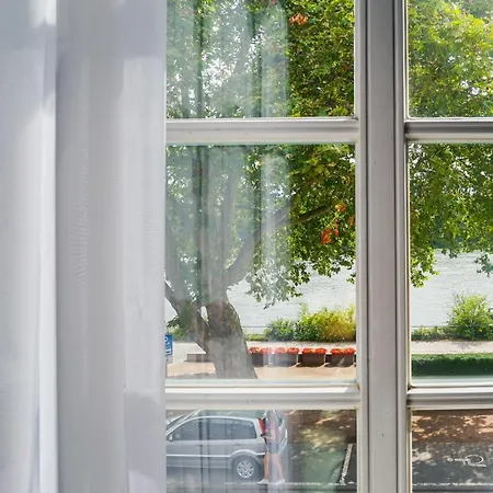 Am Schloss Biebrich فندق فيسبادن