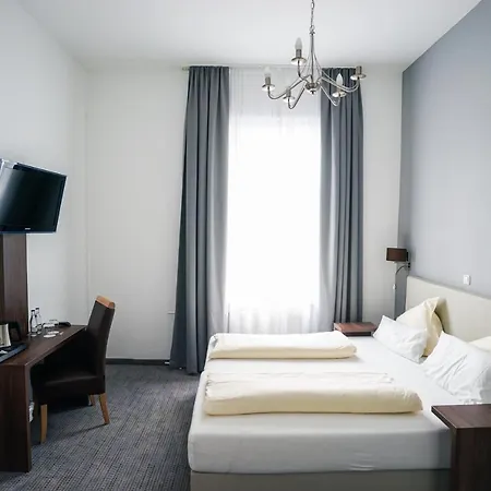 Hotel Am Schloss Biebrich 3*