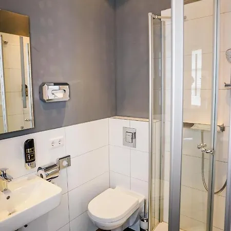 Am Schloss Biebrich فندق فيسبادن