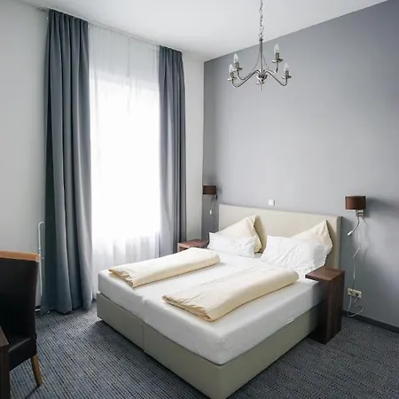 Am Schloss Biebrich Wiesbaden