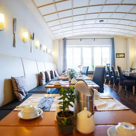 Am Schloss Biebrich Hotel Wiesbaden