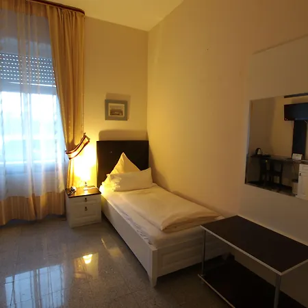 Hotel Am Schloss Biebrich 3*