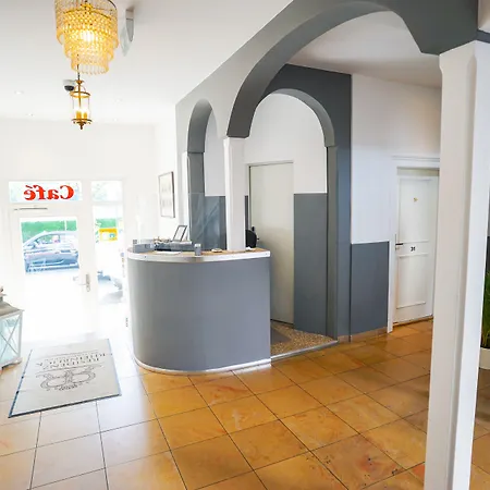 Am Schloss Biebrich Wiesbaden