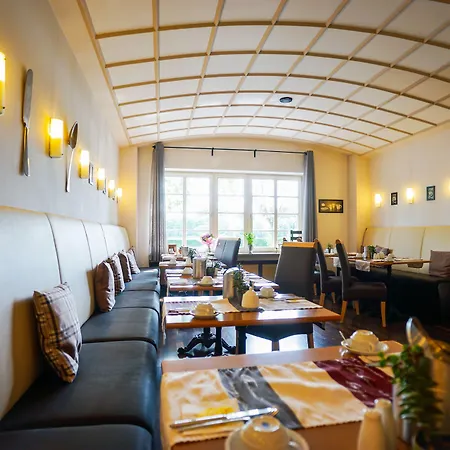 Am Schloss Biebrich Hotel Wiesbaden