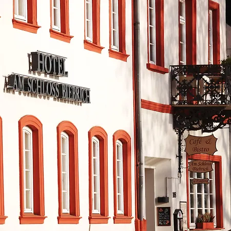 Am Schloss Biebrich Wiesbaden