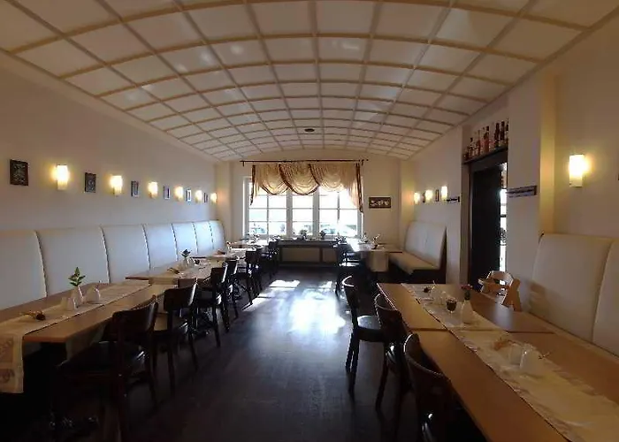 ホテル アム シュロス ビーブリッヒ ヴィースバーデン