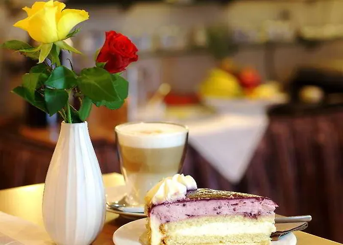 アム シュロス ビーブリッヒ ホテル 3*