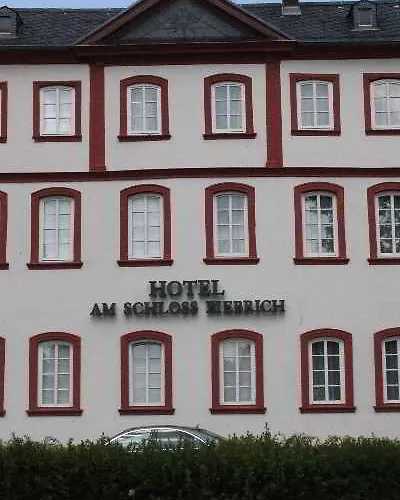 מלון Am Schloss Biebrich 3*