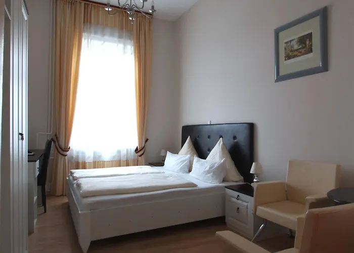 Am Schloss Biebrich Hotel