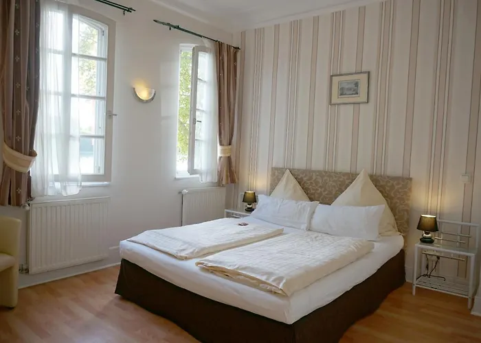 Hotel Am Schloss Biebrich Wiesbaden