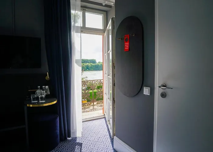 Am Schloss Biebrich Hotel Wiesbaden