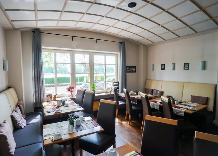 Hotel Am Schloss Biebrich