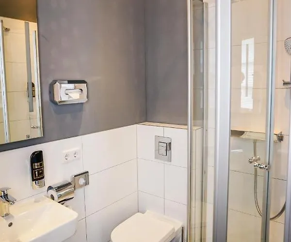 Am Schloss Biebrich מלון ויסבאדן