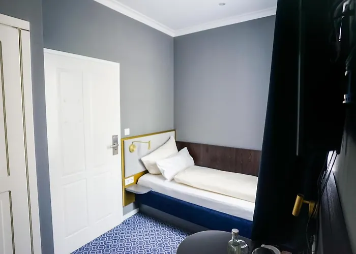 Am Schloss Biebrich ויסבאדן