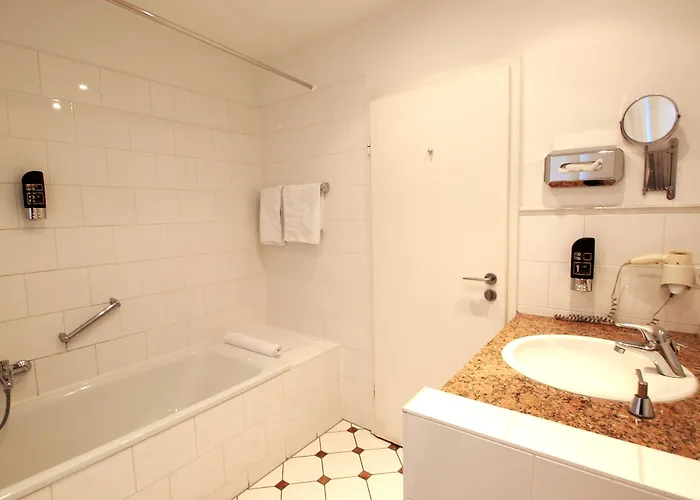 Am Schloss Biebrich Hotel 3*