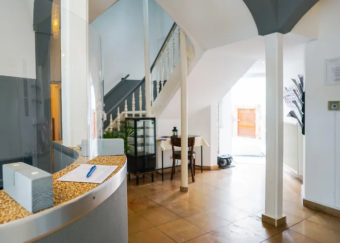 Am Schloss Biebrich Hotel