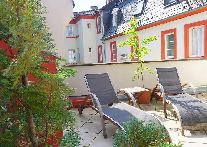 ホテル アム シュロス ビーブリッヒ 3*